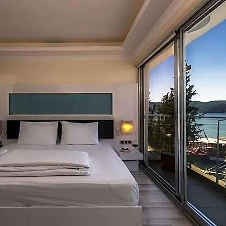 Orka Boutique Hotel 3*