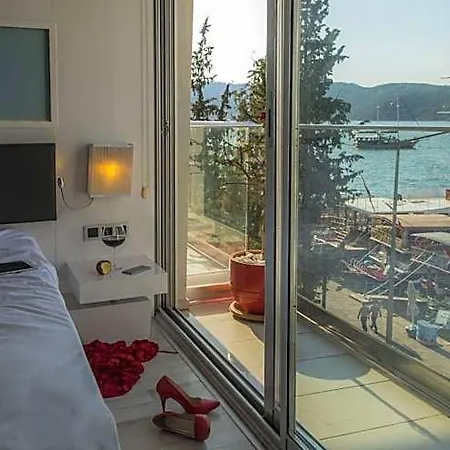 Orka Boutique Hotel 3*